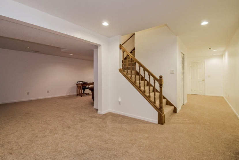 1655 Riva Ridge Drive Southeast Kentwood, MI 49546 - Photo 37 of 50 039-Family_Room-1596749-mls