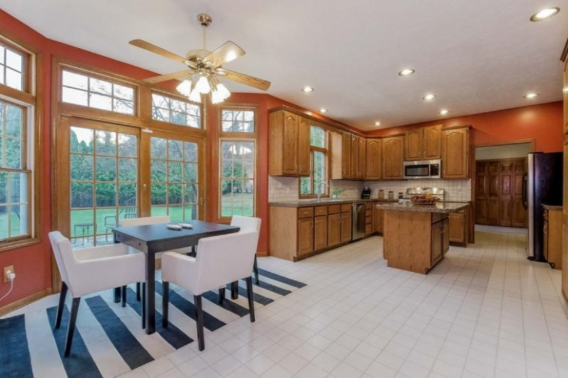 1655 Riva Ridge Drive Southeast Kentwood, MI 49546 - Photo 9 of 50 011-Breakfast_Area-1596713-mls