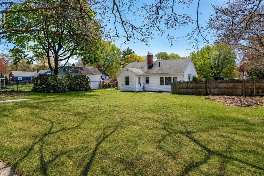 20 Rayburn Road Stoughton, MA 02072 - Photo 9 of 11