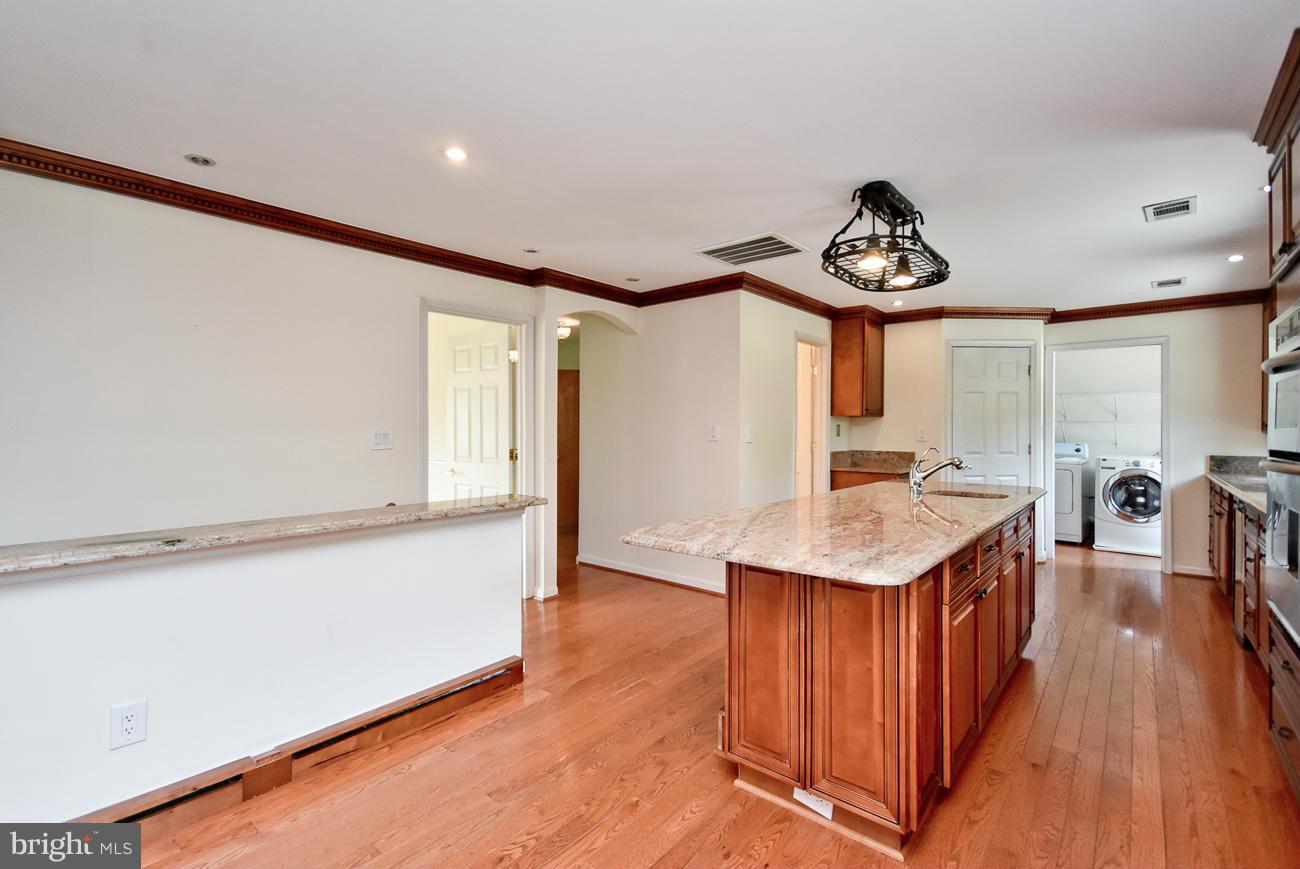 3994 View Top Road Ellicott City, MD 21042 - Photo 11 of 30 Kitchen