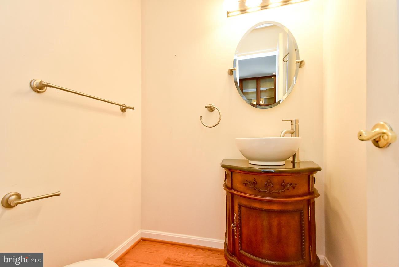 3994 View Top Road Ellicott City, MD 21042 - Photo 14 of 30 Bath