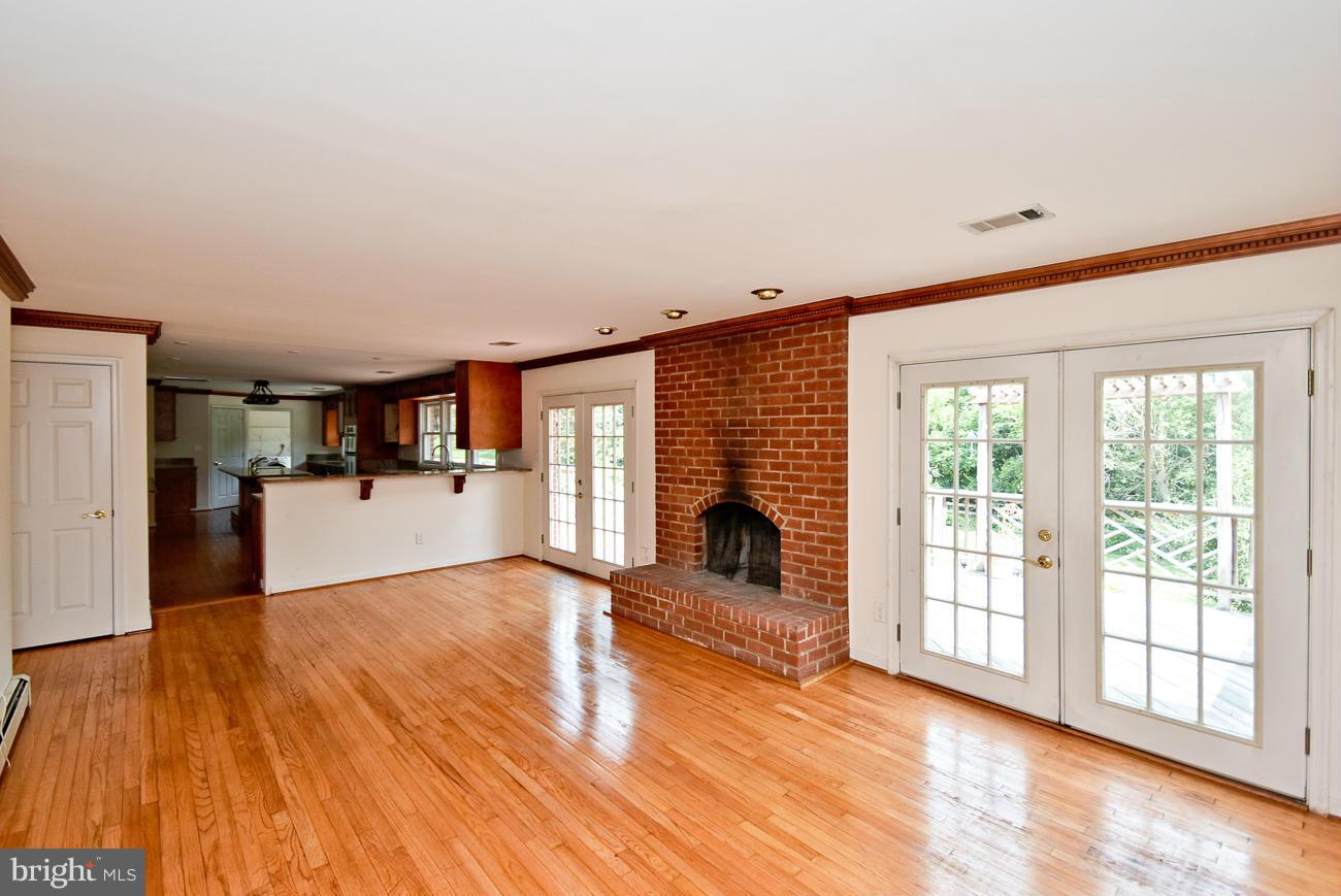 3994 View Top Road Ellicott City, MD 21042 - Photo 15 of 30 Family Room