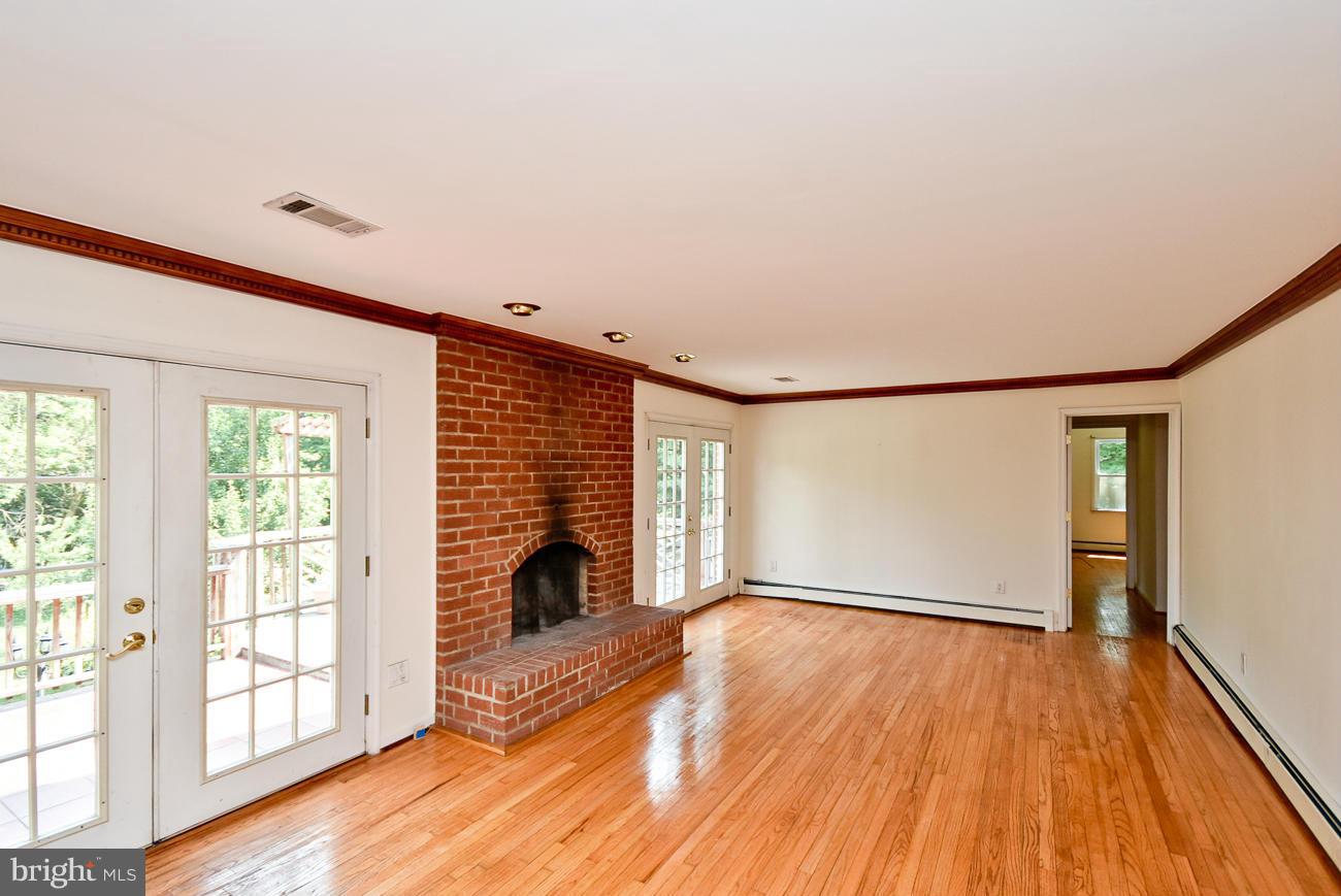 3994 View Top Road Ellicott City, MD 21042 - Photo 16 of 30 Family Room