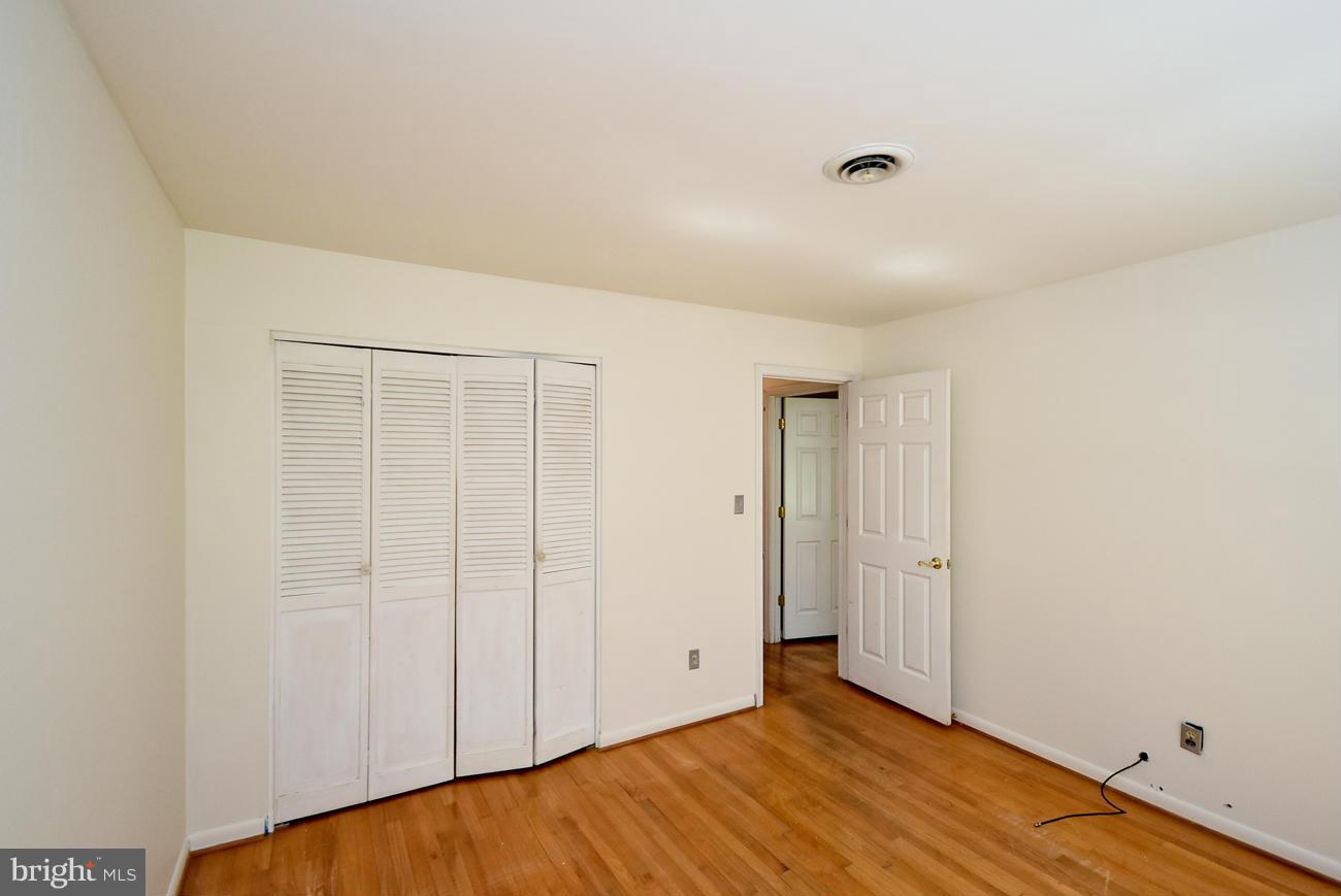 3994 View Top Road Ellicott City, MD 21042 - Photo 19 of 30 Bedroom