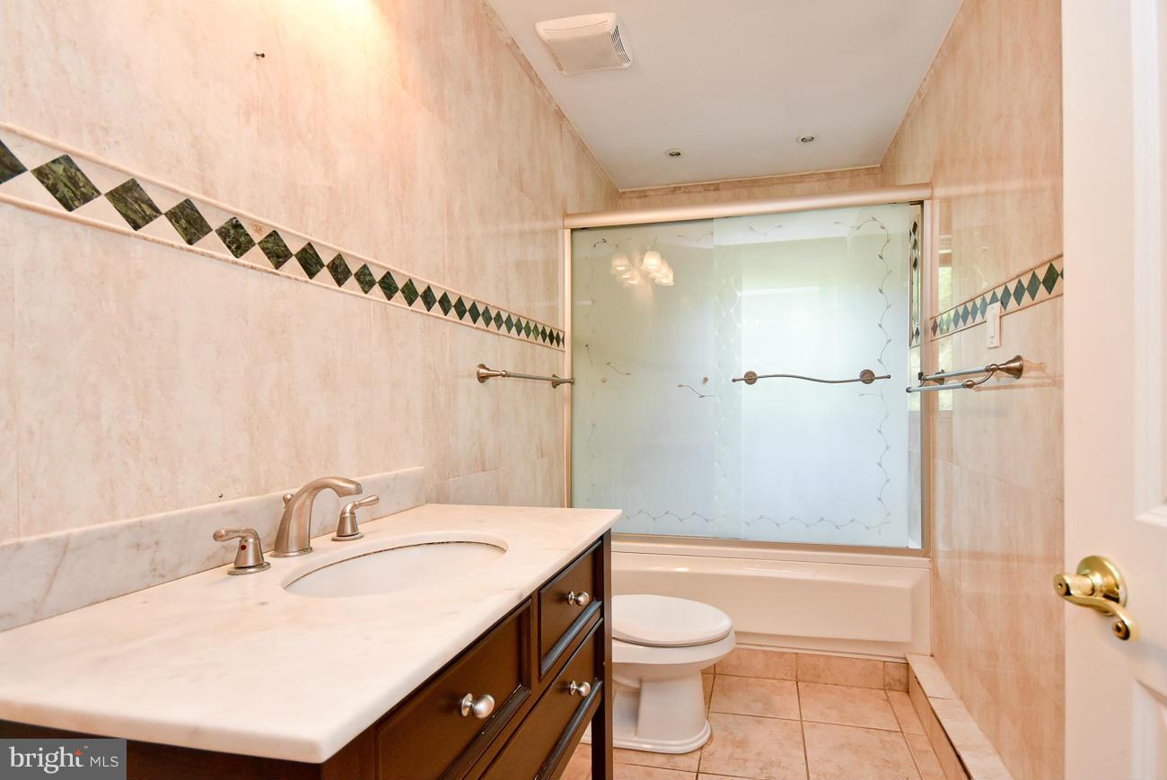 3994 View Top Road Ellicott City, MD 21042 - Photo 20 of 30 Bath