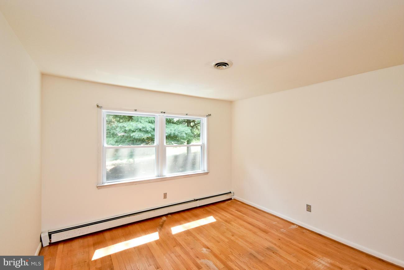 3994 View Top Road Ellicott City, MD 21042 - Photo 21 of 30 Bedroom