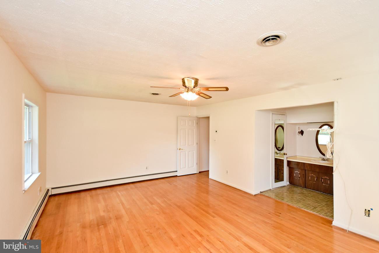 3994 View Top Road Ellicott City, MD 21042 - Photo 23 of 30 Bedroom (Master)