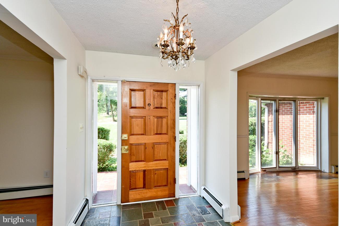 3994 View Top Road Ellicott City, MD 21042 - Photo 6 of 30 Interior (General)
