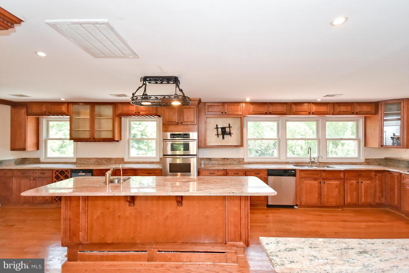 3994 View Top Road Ellicott City, MD 21042 - Photo 9 of 30 Kitchen