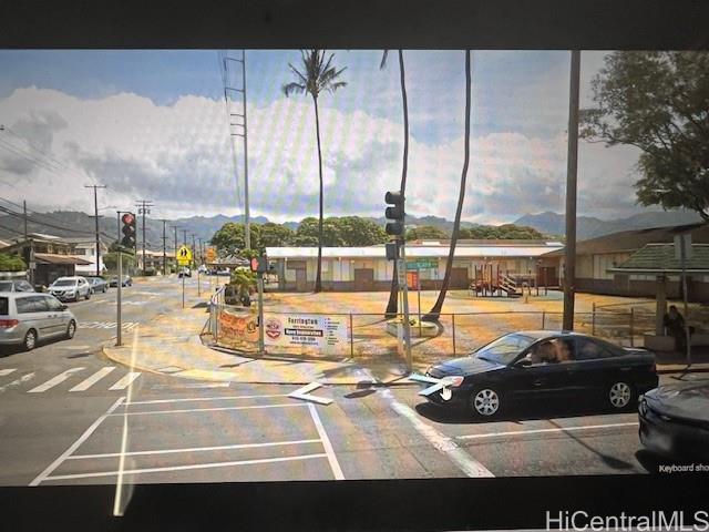 1728 Dillingham Boulevard, Unit B Honolulu, HI 96819 - Photo 4 of 15 a view of a ocean view