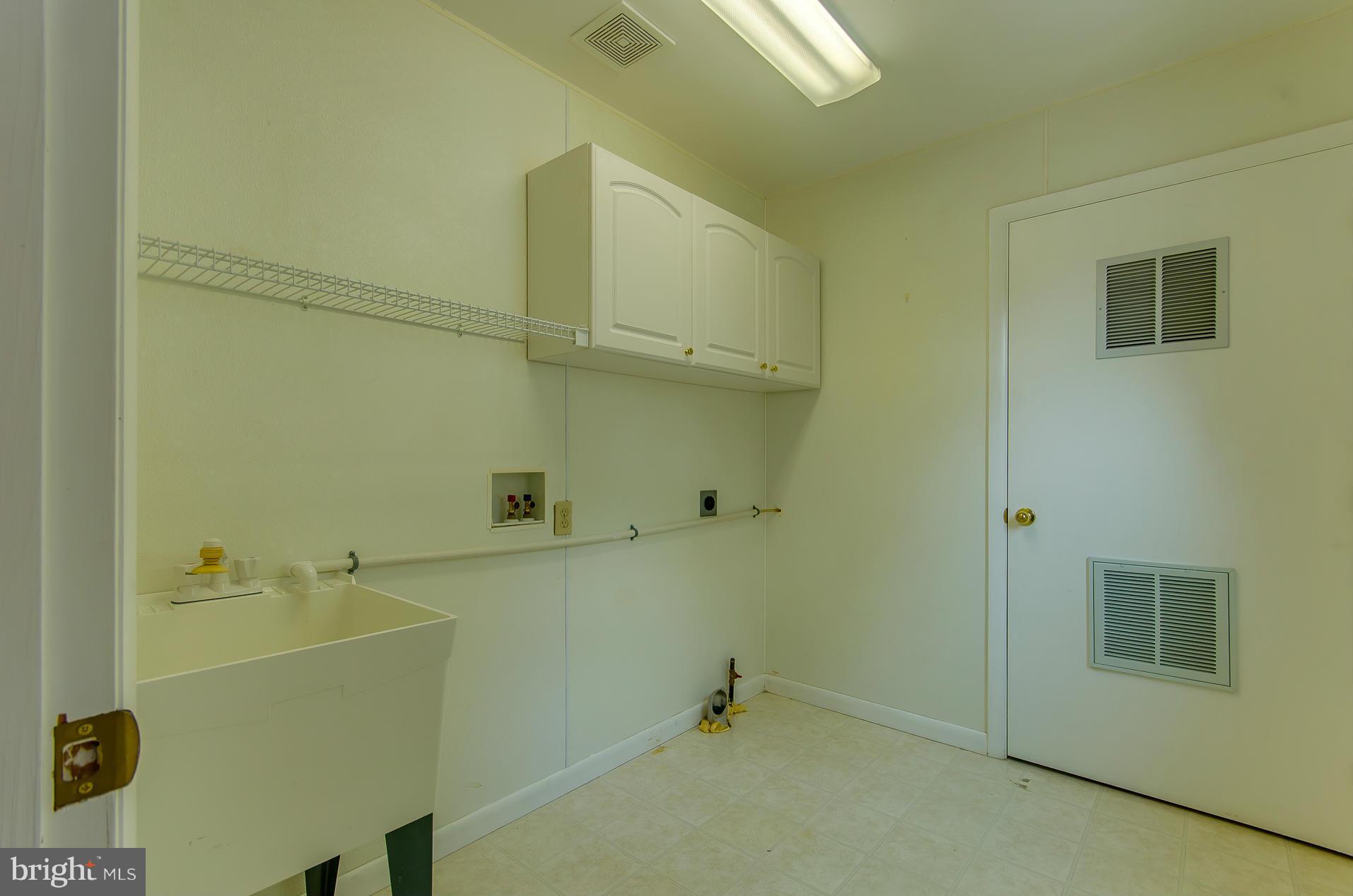 5307 Taylor Road Riverdale, MD 20737 - Photo 20 of 22 Interior (General)