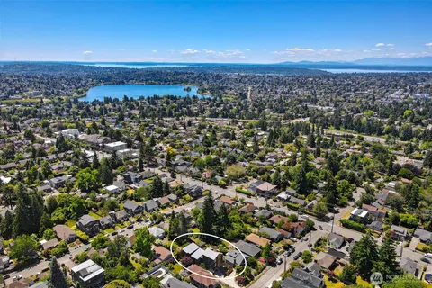 $825,000 | 527 B Northeast 89th Street, Seattle, WA 98115