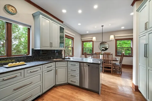$2,595,000 | 141 Kenilworth Avenue, Kenilworth, IL 60043