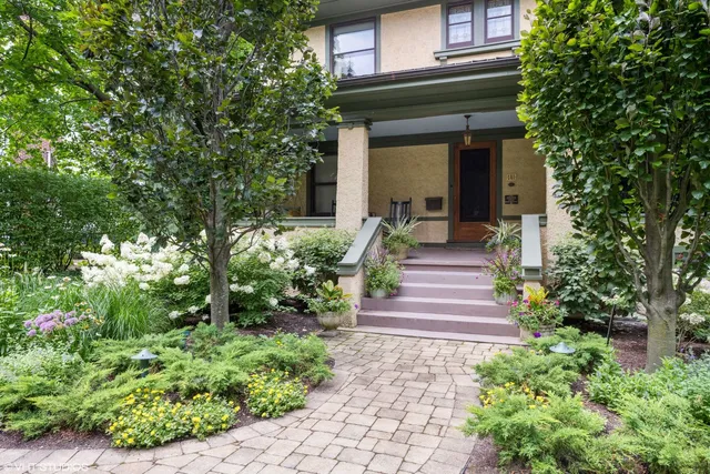 $2,595,000 | 141 Kenilworth Avenue, Kenilworth, IL 60043