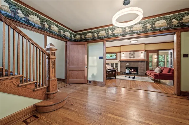 $2,595,000 | 141 Kenilworth Avenue, Kenilworth, IL 60043