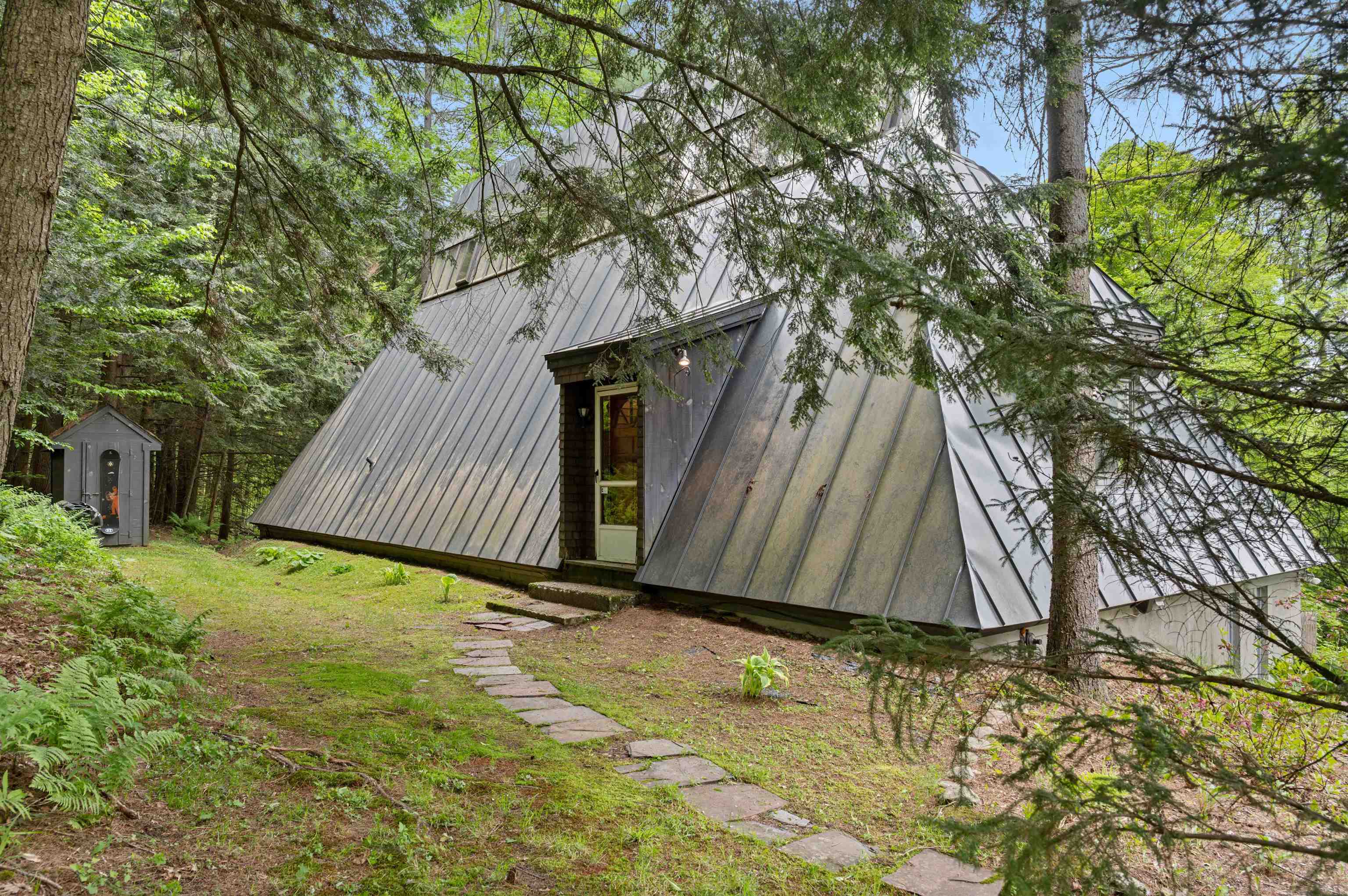812 Airport Road Fayston, VT 05660 - Photo 4 of 60