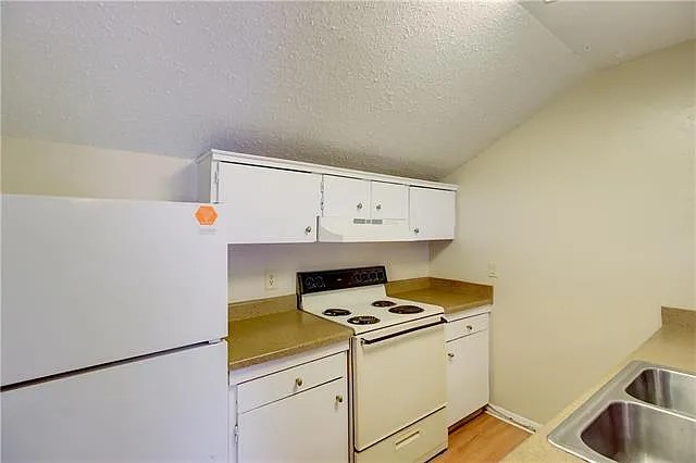 3800 Allegro Lugar Street, Unit 3B Austin, TX 78749 - Photo 3 of 11