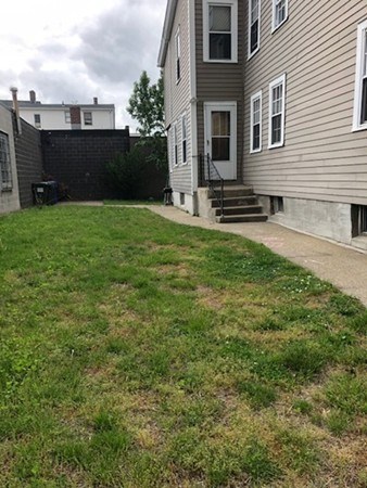 44-46 Dale Street Springfield, MA 01105 - Photo 3 of 20 Gallery Image 3