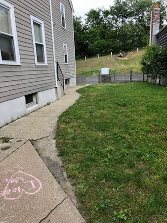 44-46 Dale Street Springfield, MA 01105 - Photo 4 of 20 Gallery Image 4