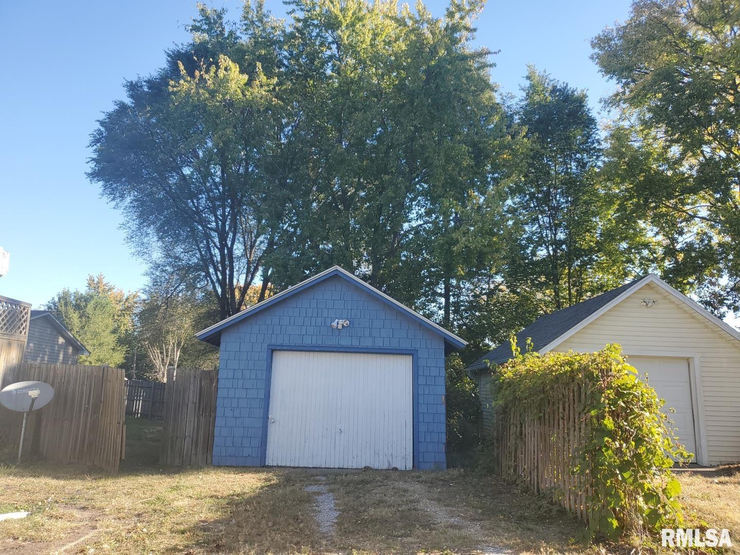 248 21st Place Clinton, IA 52732 - Photo 4 of 13