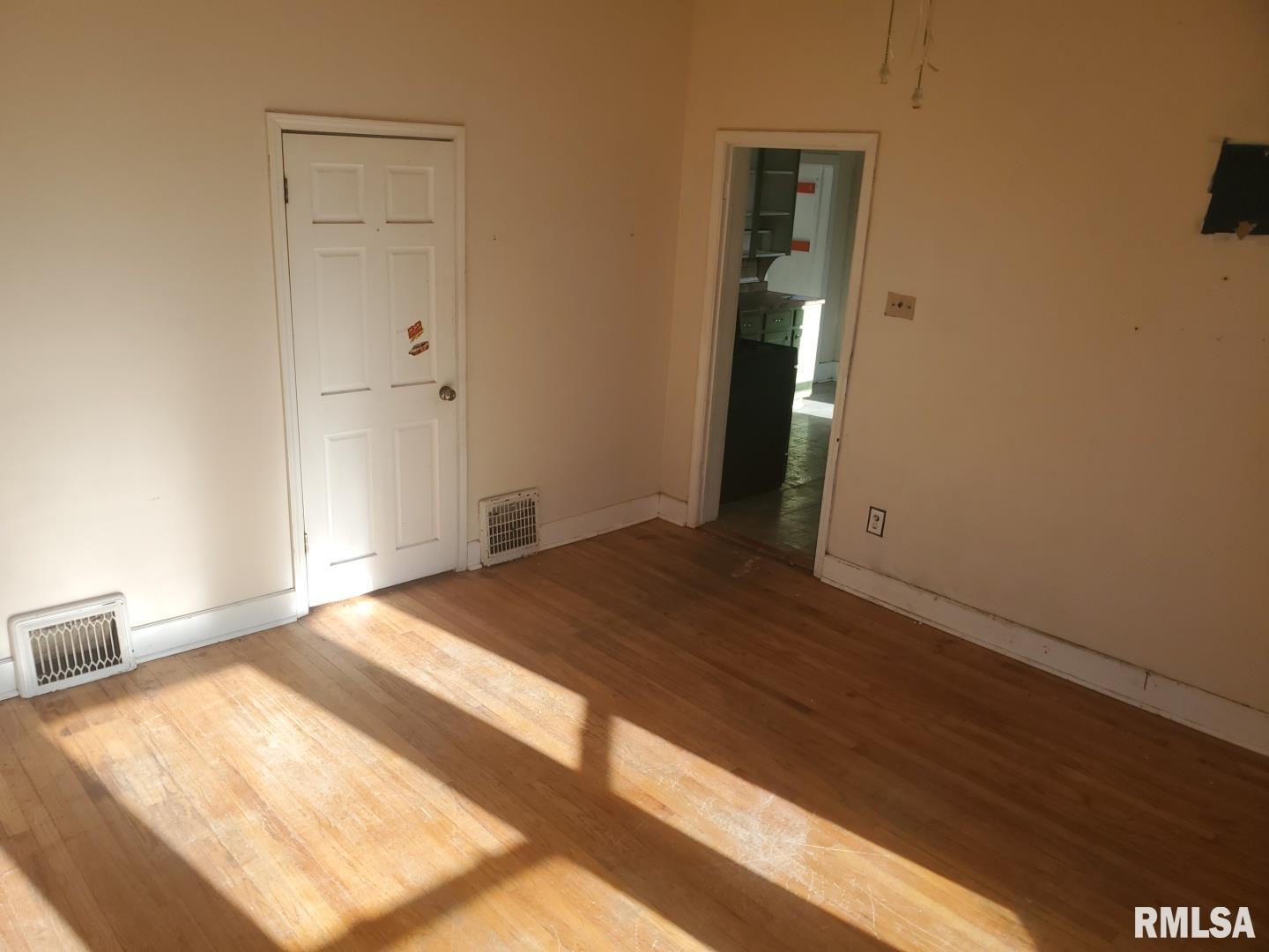 248 21st Place Clinton, IA 52732 - Photo 10 of 13