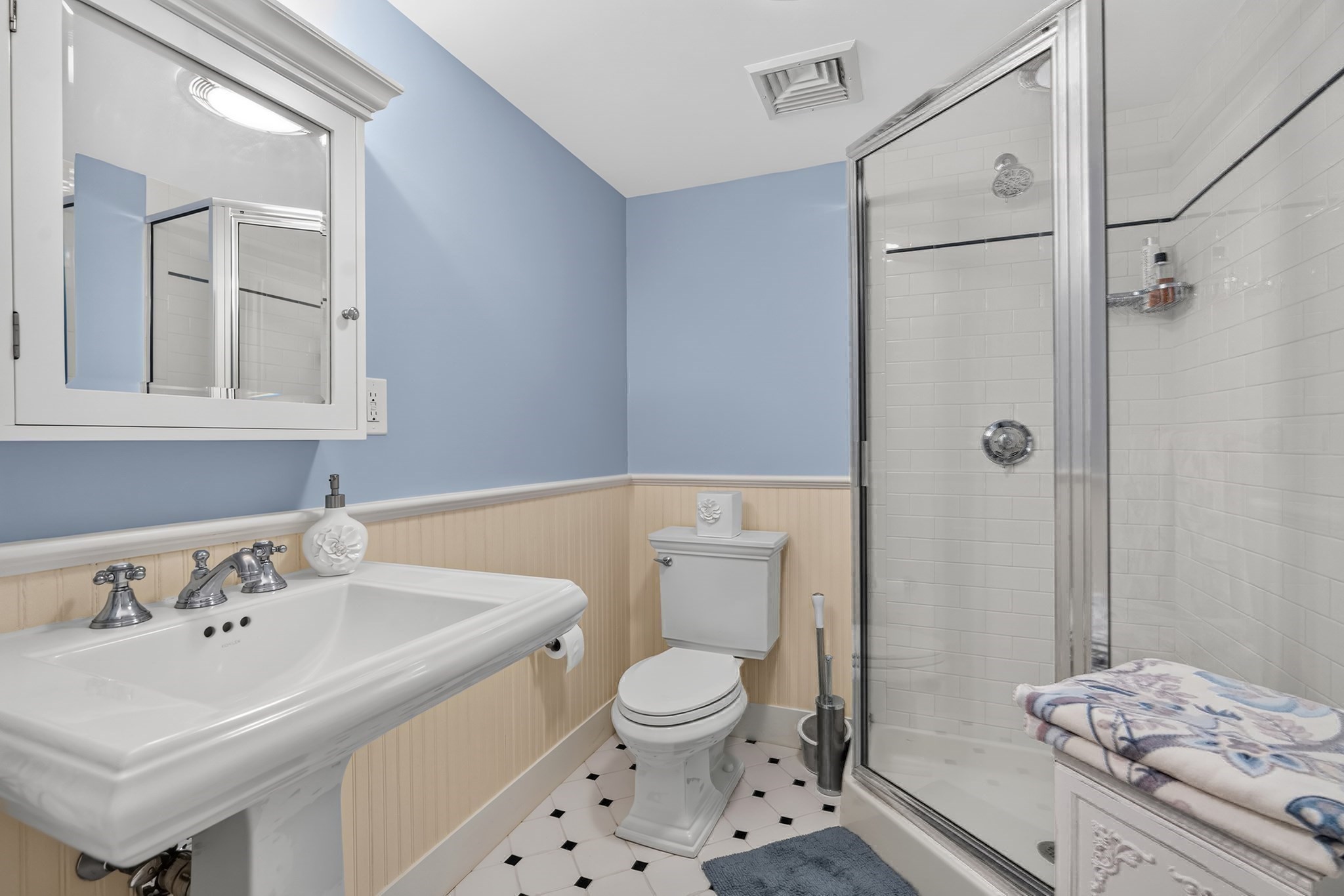 97 Arnold Road Wellesley, MA 02481 - Photo 35 of 37 Gallery Image 35