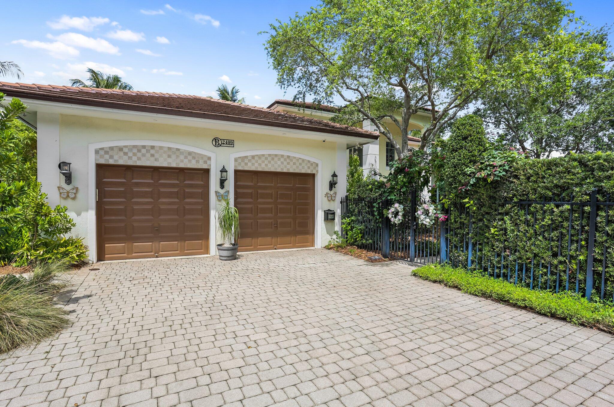 2409 Northeast 12th Street Fort Lauderdale, FL 33304 - Photo 2 of 65 17-web-or-mls-0E2A2770