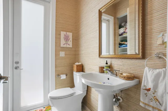 $3,265,000 | 2409 Northeast 12th Street, Fort Lauderdale, FL 33304