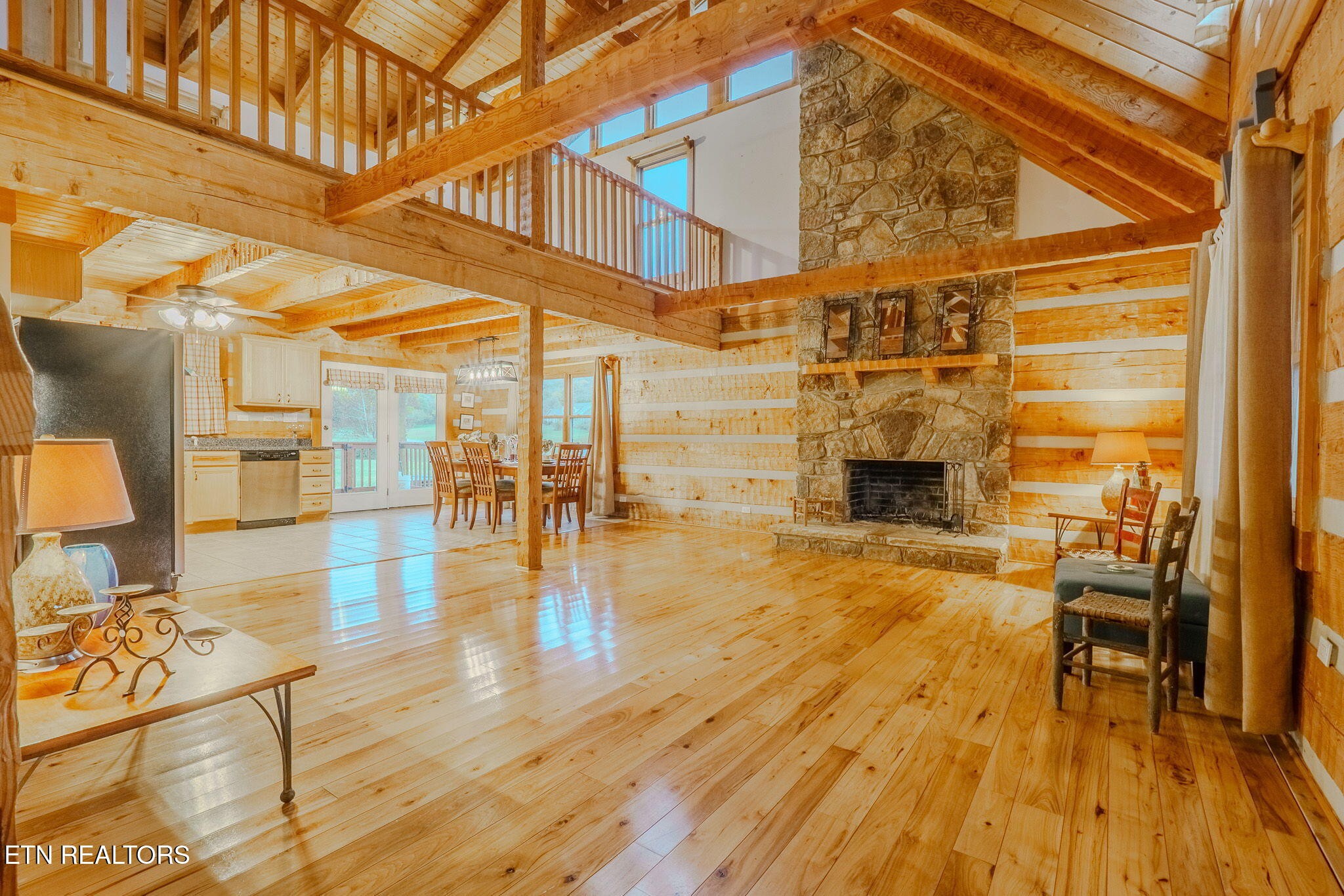 2597 Rutledge Pike Blaine, TN 37709 - Photo 5 of 30 a entryway view with sitting space