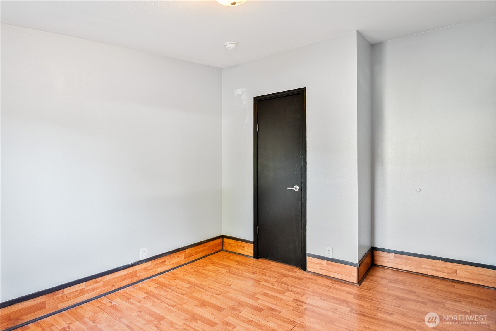 233 Concord Place Longview, WA 98632 - Photo 15 of 34 a view of an empty room