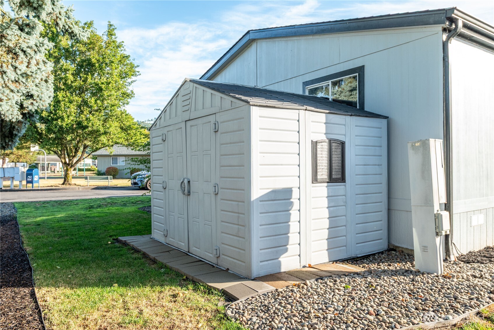 233 Concord Place Longview, WA 98632 - Photo 26 of 34 a view of a small house with backyard