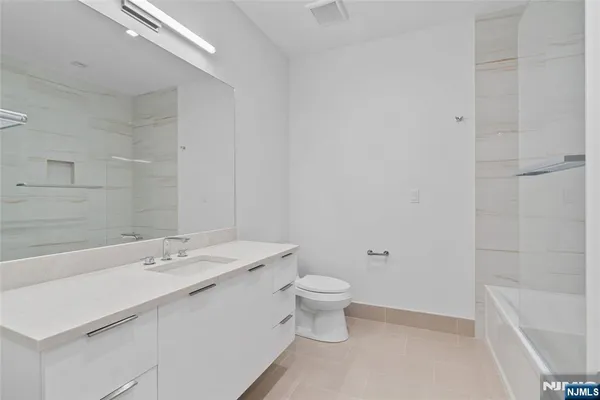 $7,000 | 620 Bloomfield Avenue, Unit PHB, Bloomfield, NJ 07003