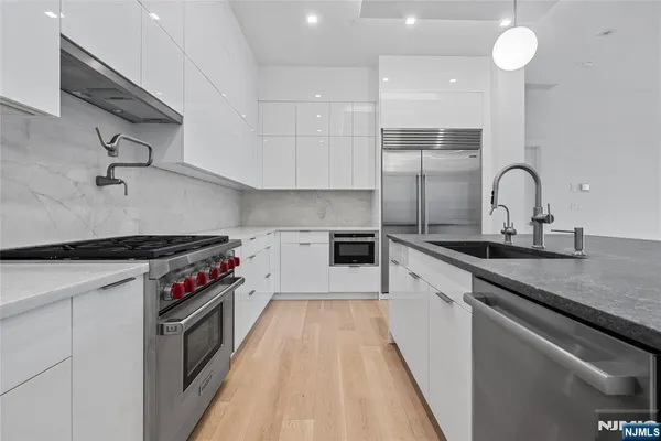 $7,000 | 620 Bloomfield Avenue, Unit PHB, Bloomfield, NJ 07003