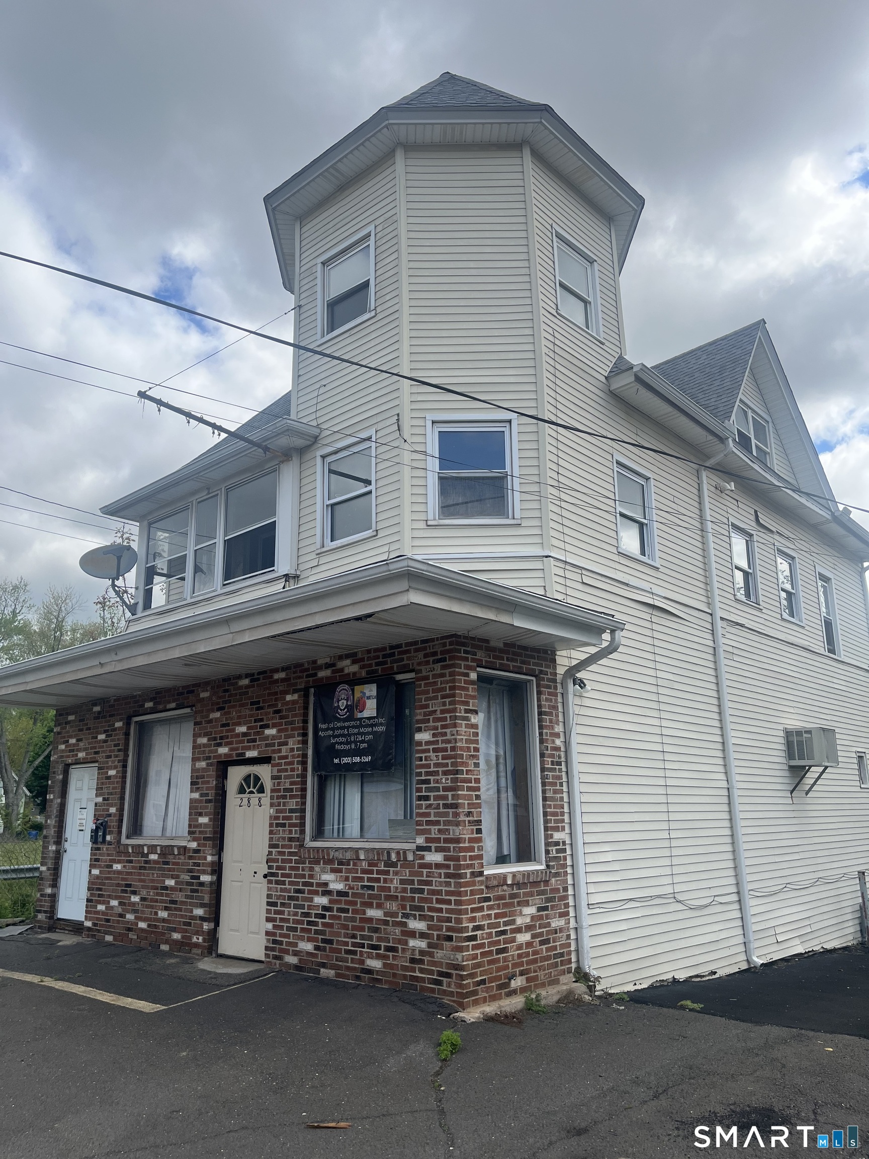 288 Cook Avenue Meriden, CT 06451 - Photo 1 of 11 front view of a building