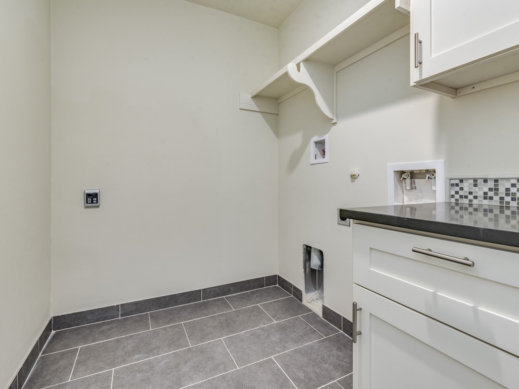 6412 Carson Ridge, Unit B Austin, TX 78741 - Photo 20 of 29 a view of utility room