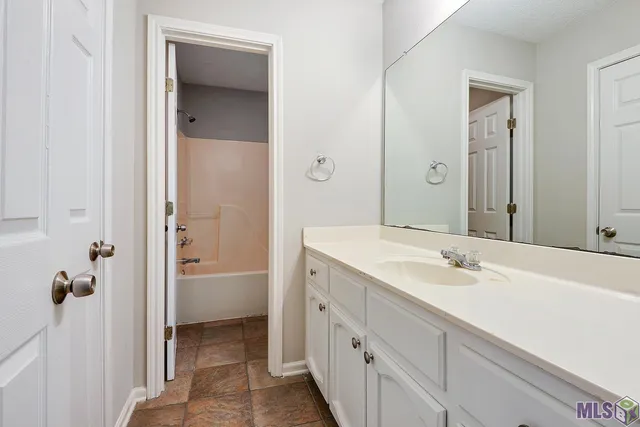 $1,850 | 18460 Lakefield Avenue, Baton Rouge, LA 70817