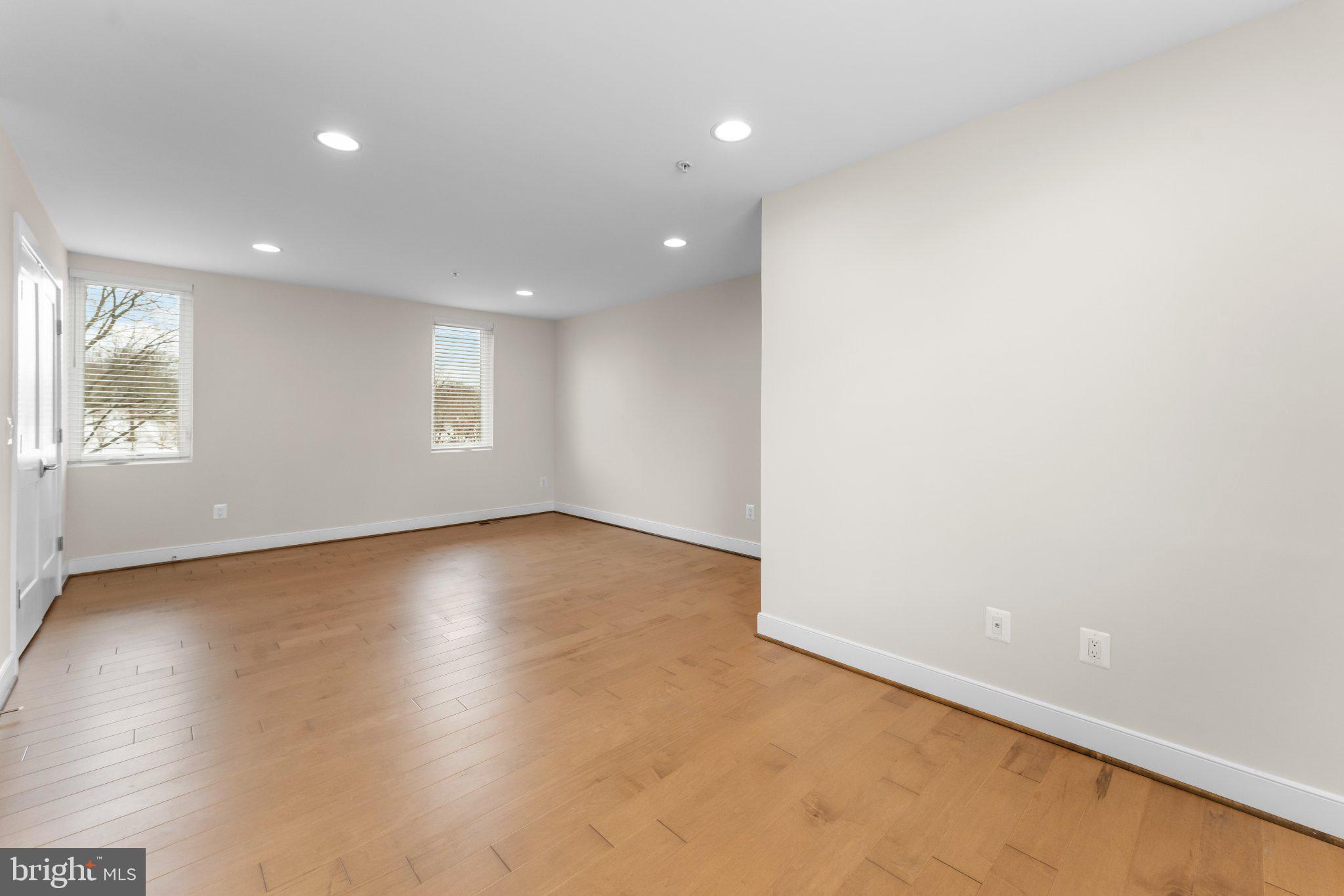 2827 24th Road South Arlington, VA 22206 - Photo 33 of 48 Spacious, sunlit room awaits your touch.