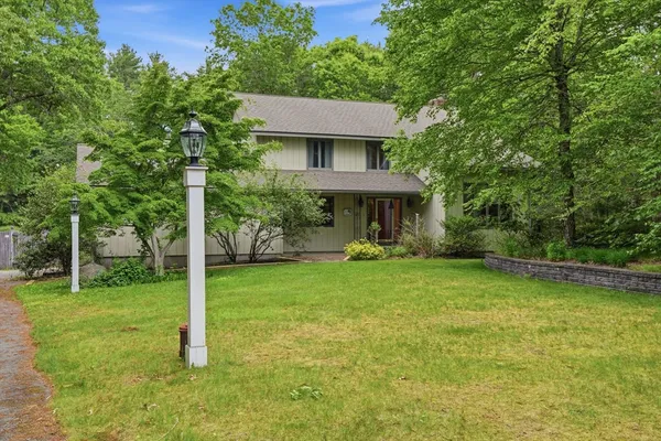 $765,000 | 27 Bennett Road, Rochester, MA 02770