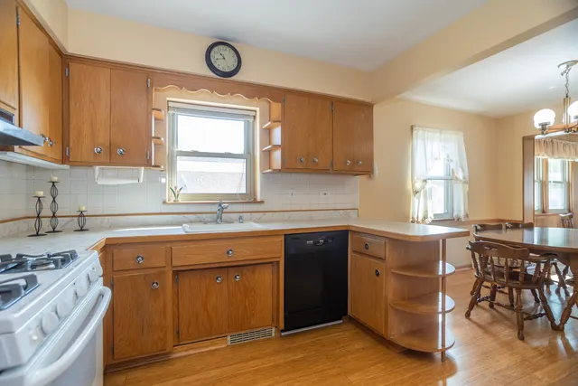 $472,900 | 7349 West Crain Street, Niles, IL 60714