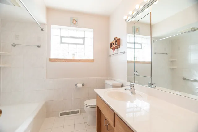 $472,900 | 7349 West Crain Street, Niles, IL 60714