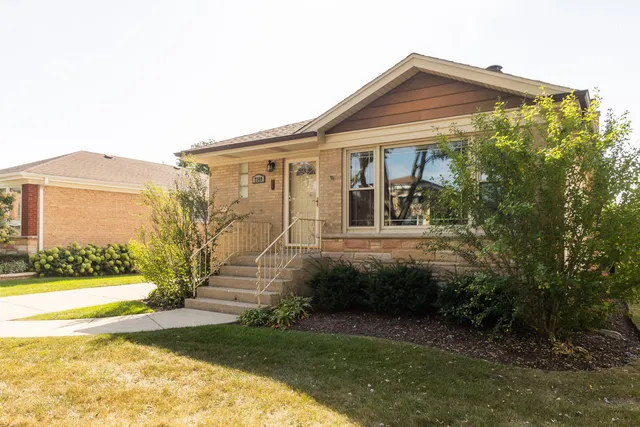 $472,900 | 7349 West Crain Street, Niles, IL 60714