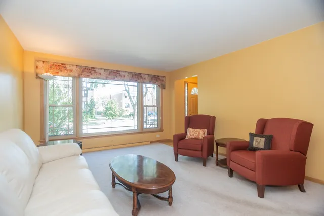 $472,900 | 7349 West Crain Street, Niles, IL 60714