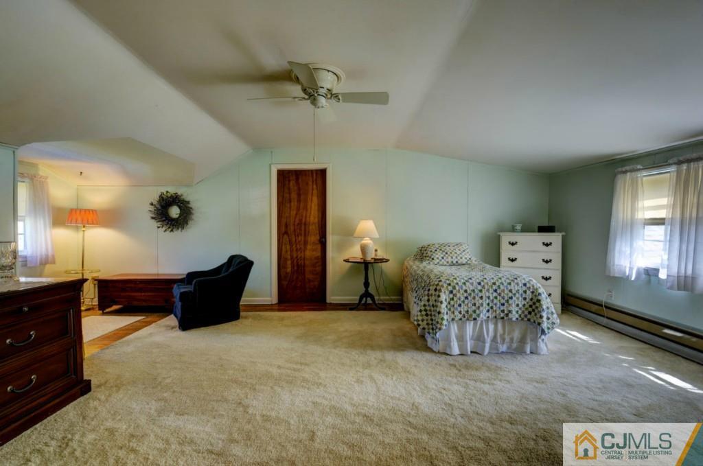 11 Stafford Road Colonia, NJ 07067 - Photo 19 of 25 a living room with furniture