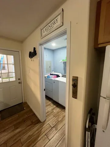 a en suite bathroom with a sink and a mirror