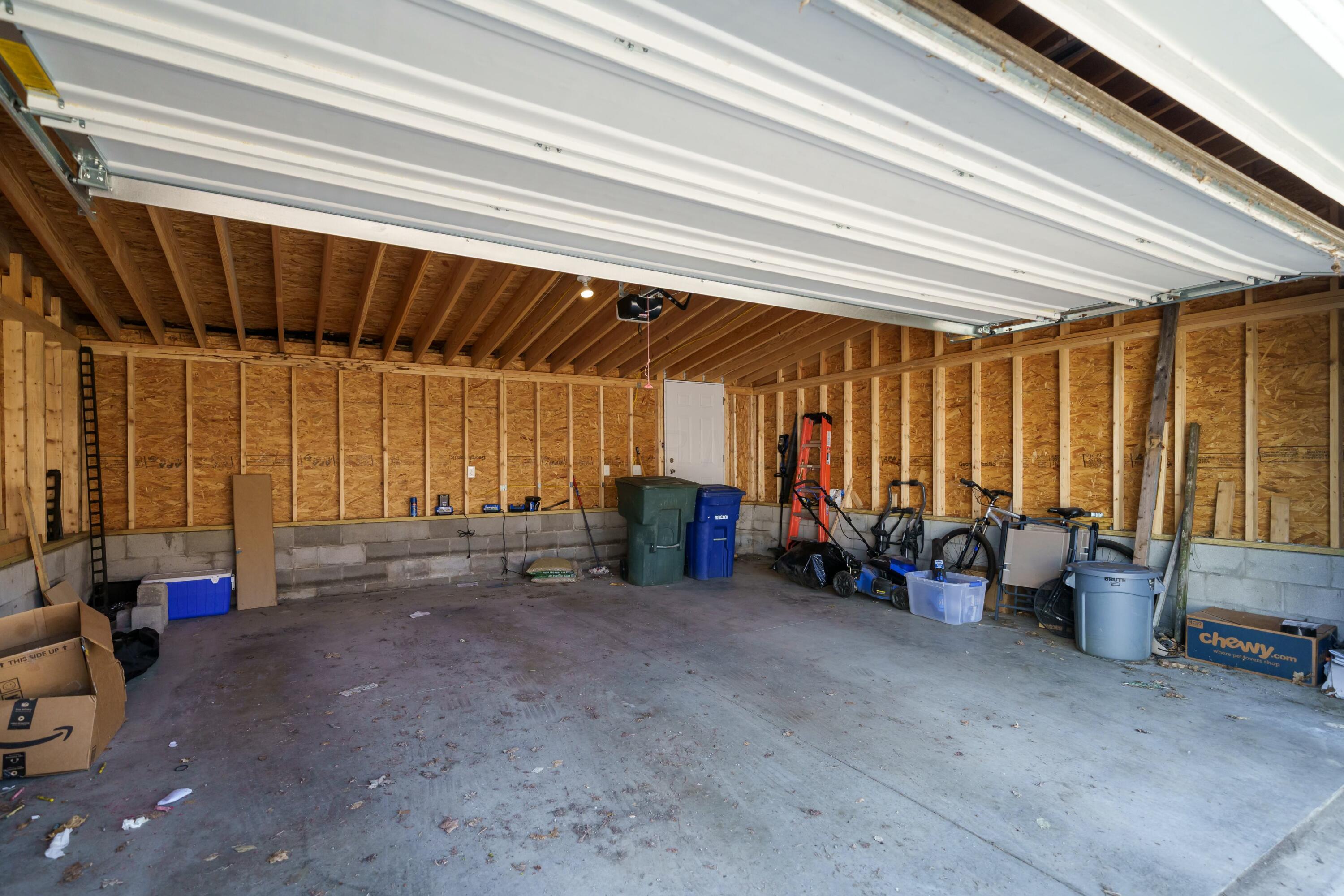 418 Berkeley Road Columbus, OH 43205 - Photo 29 of 37 Spacious 2 car garage built in 2020