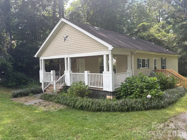 $1,750 | 311 Brookside Camp Road, Hendersonville, NC 28792