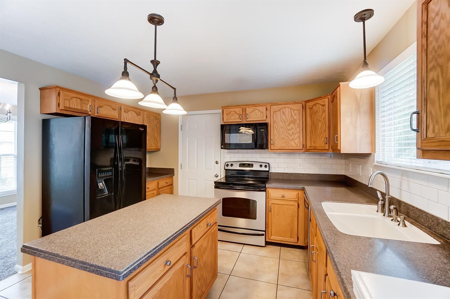 1549 Creekside Road Amelia, OH 45102 - Photo 10 of 35