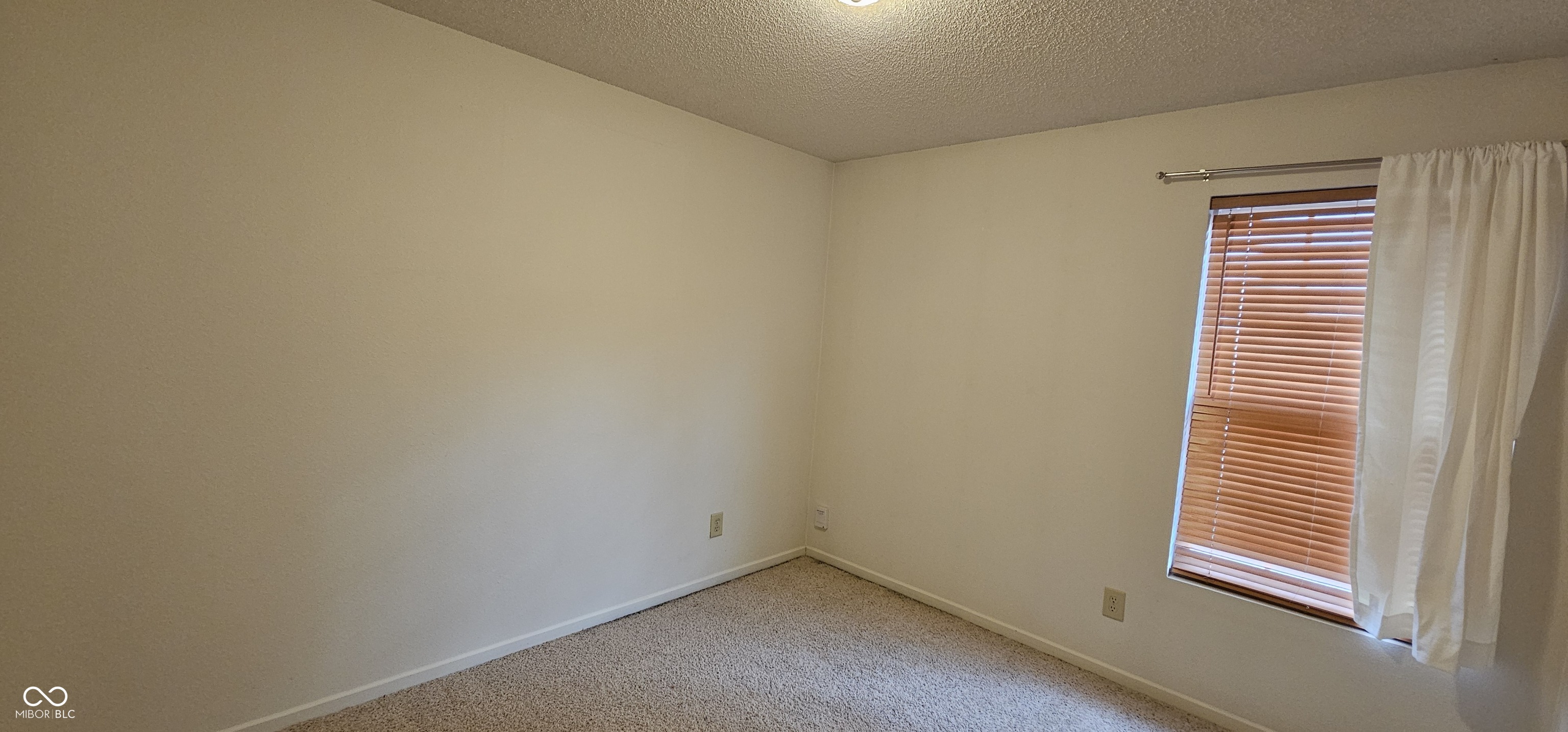 1716 Feather Reed Lane Greenwood, IN 46143 - Photo 15 of 17