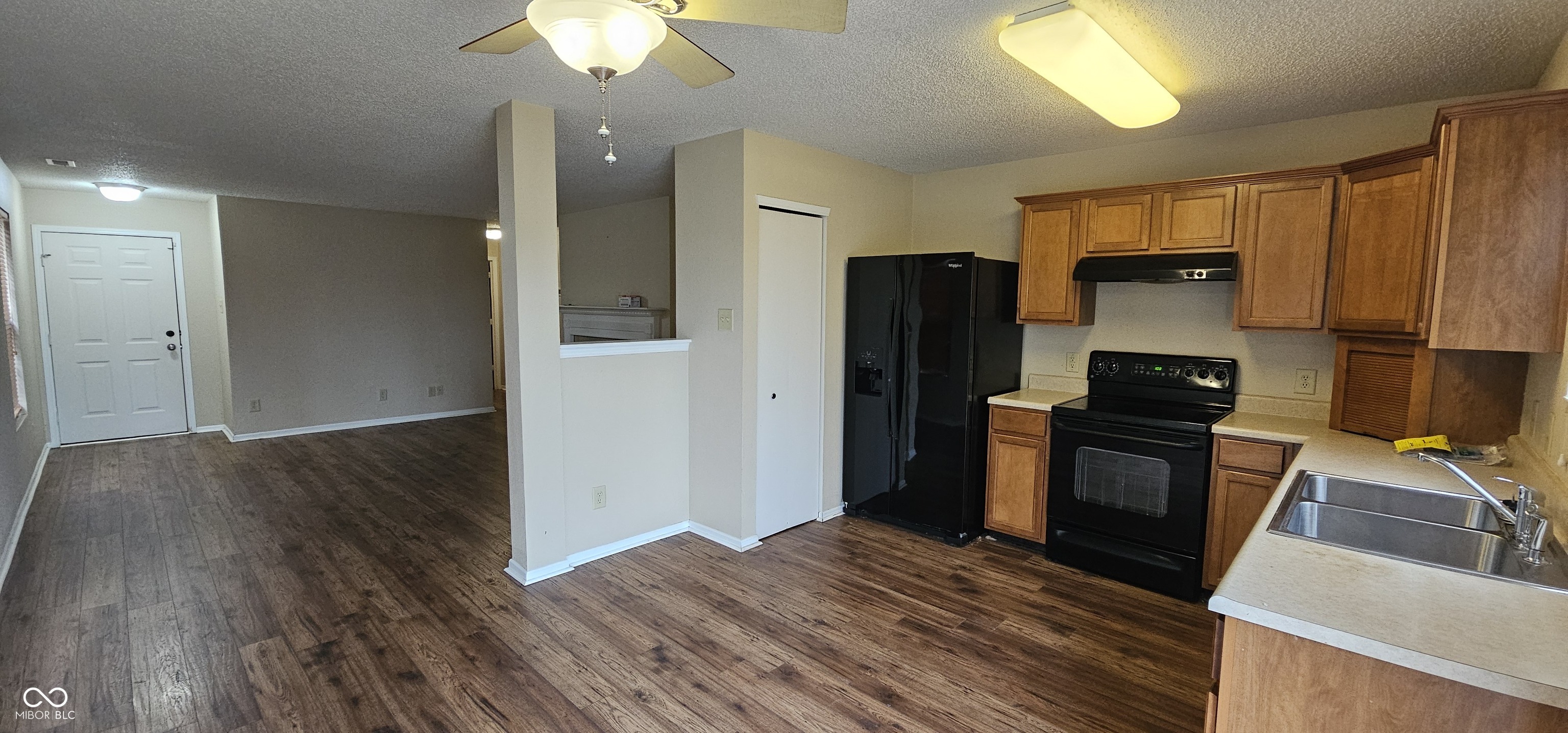 1716 Feather Reed Lane Greenwood, IN 46143 - Photo 4 of 17