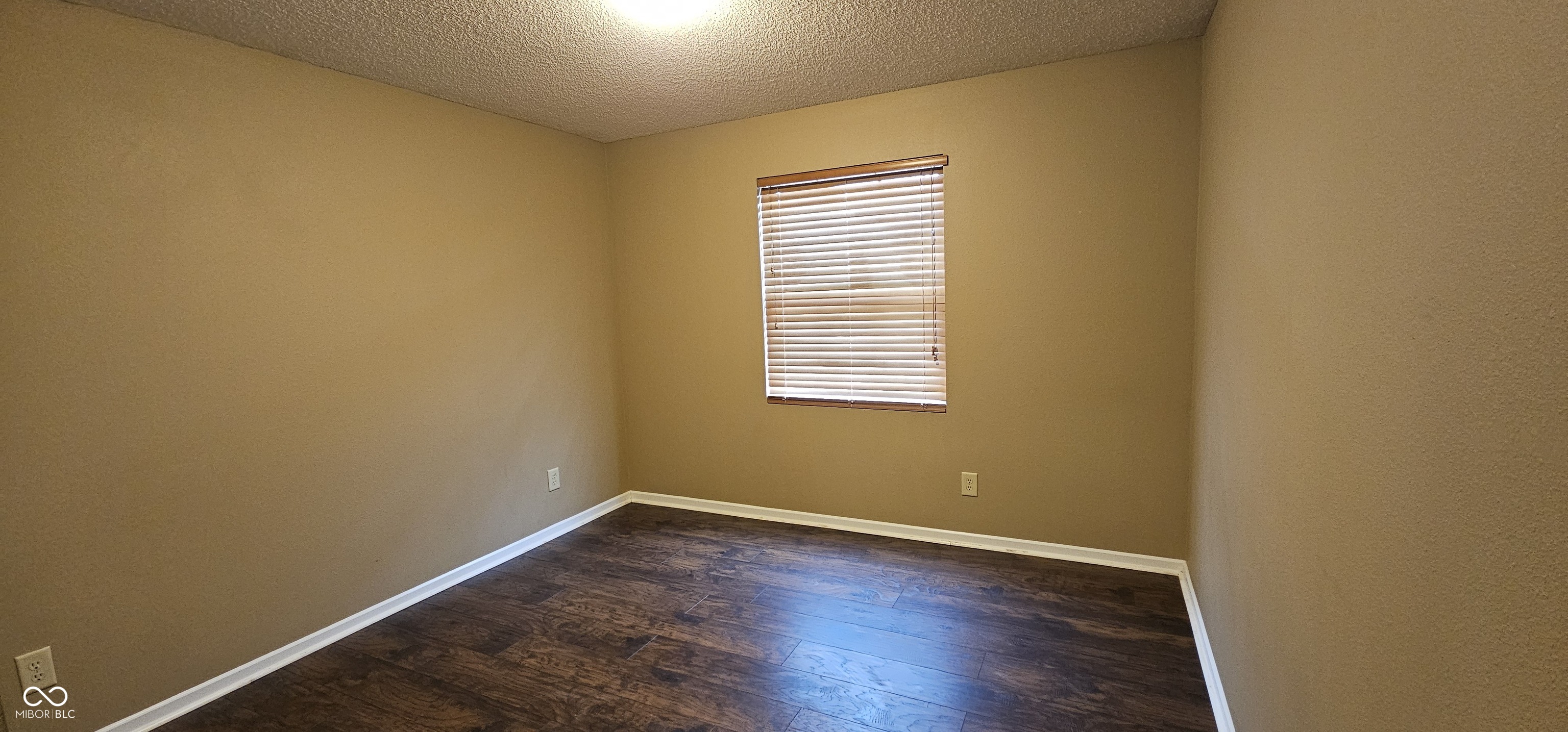 1716 Feather Reed Lane Greenwood, IN 46143 - Photo 7 of 17